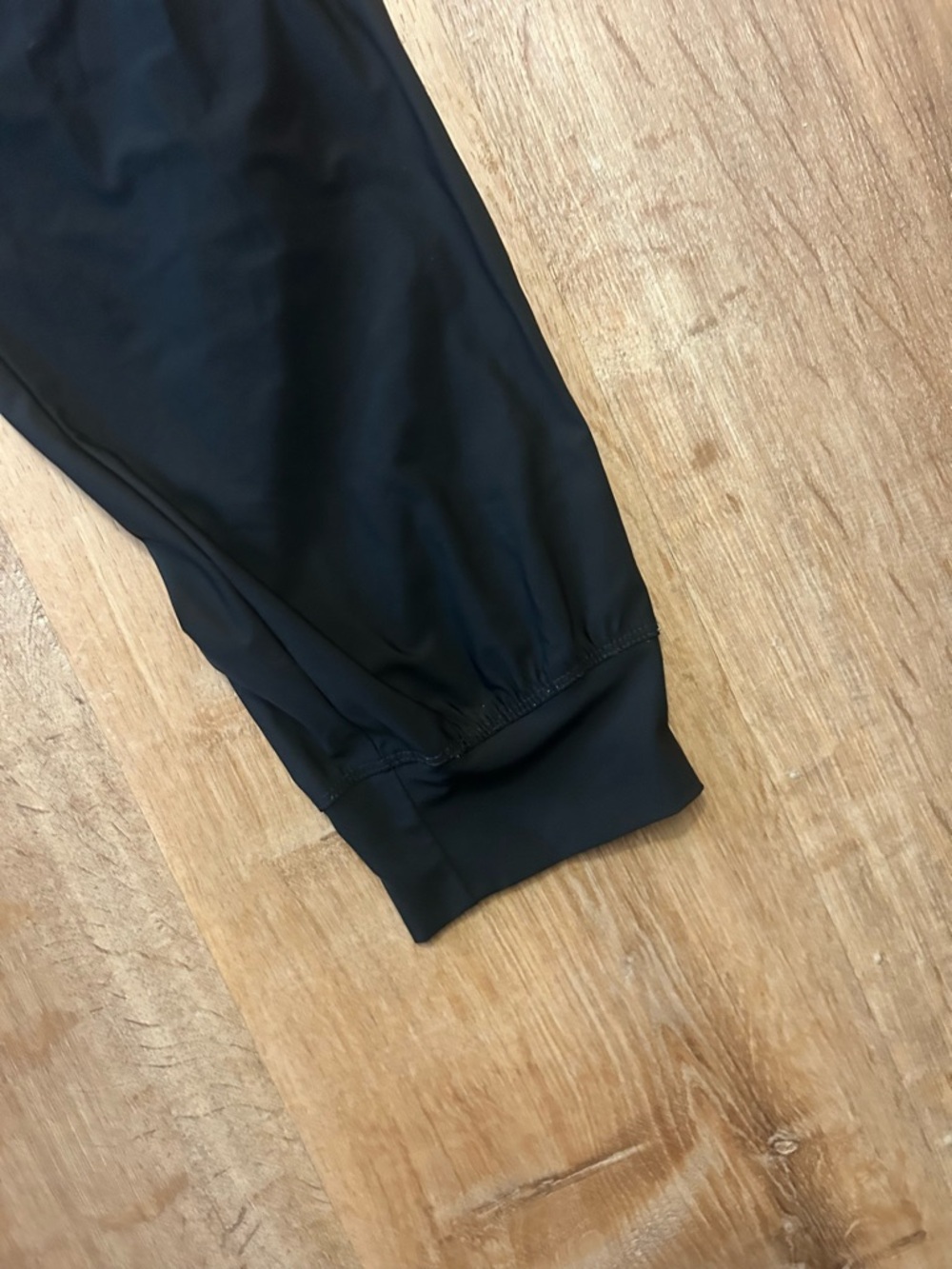 Old Navy Black Women's Cargo Jogger Pants - Picture 6 of 7